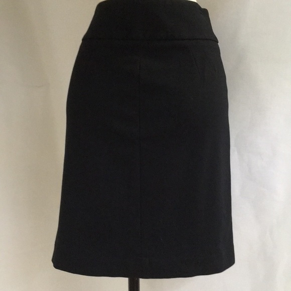 Banana Republic Pencil skirt - Picture 4 of 6
